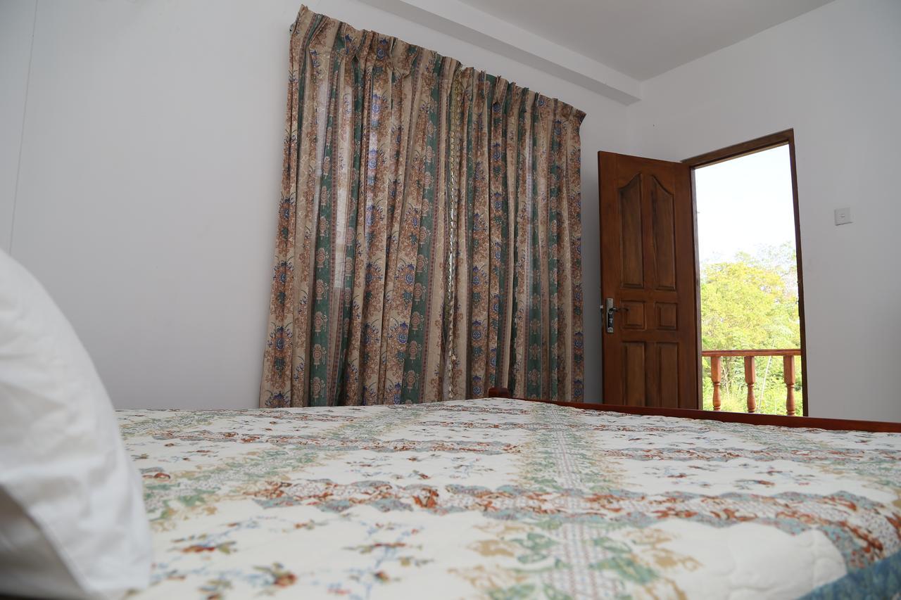 Hotel Whitehouse Tissamaharama Zewnętrze zdjęcie